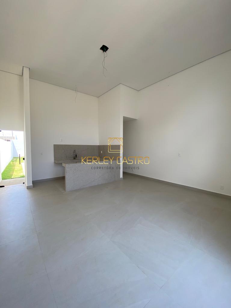 VENDO LINDAS CASA NO PORTAL DA SERRA, COM TRÊS OU DOIS QUARTOS 